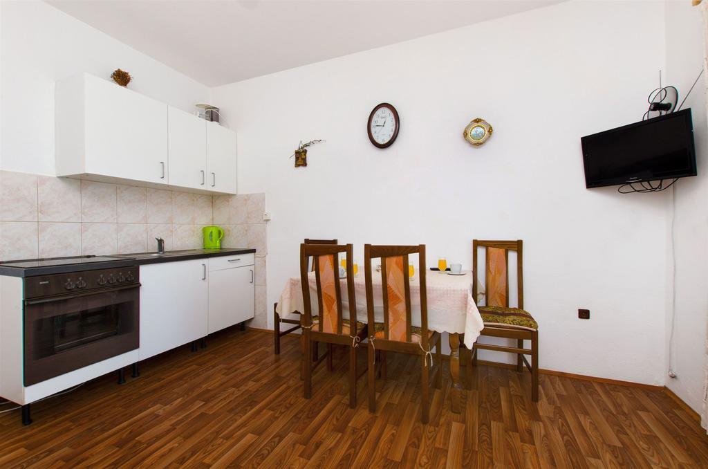 Apartments Ban Dugi Rat Exteriör bild